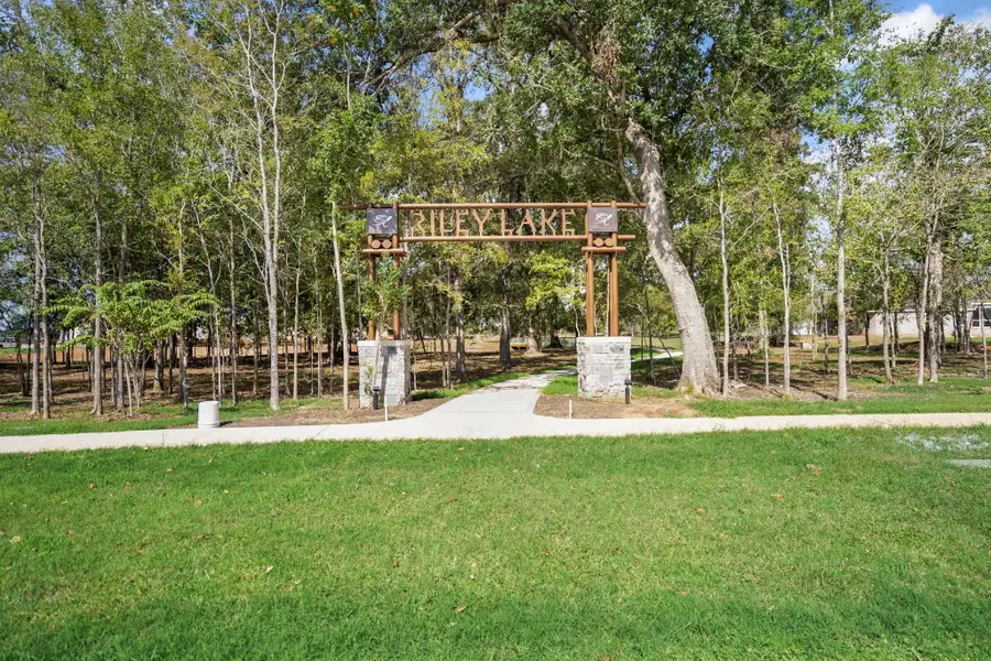 Image 6 of a home in Fulshear Lakes 80'.