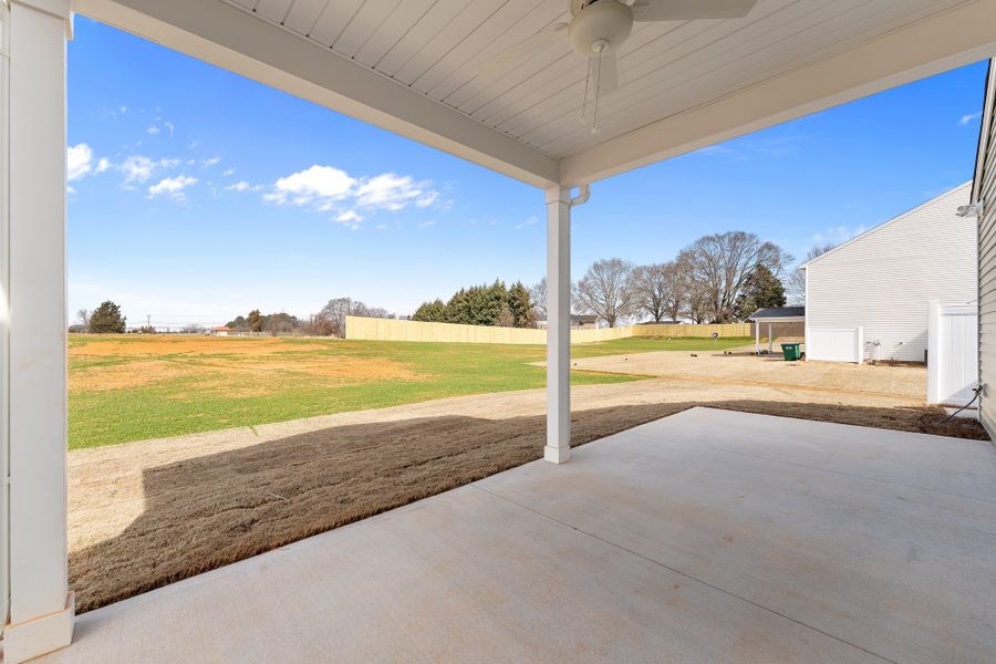 Exterior details and patio area of a home in Dove Hollow, Chesnee (Image 4).