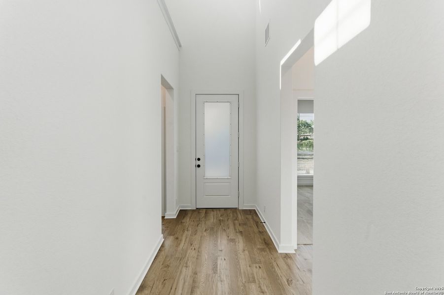 Spacious, unfurnished interior of a new home in The Crossvine – Garden Homes, Schertz (Image 26).