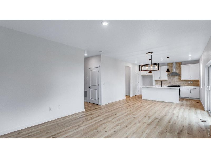 Spacious, unfurnished interior of a new home in Hansen Farm, Fort Collins (Image 17).