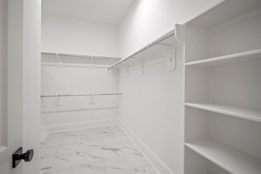 Spacious, unfurnished interior of a new home in Colton, Montgomery (Image 34).