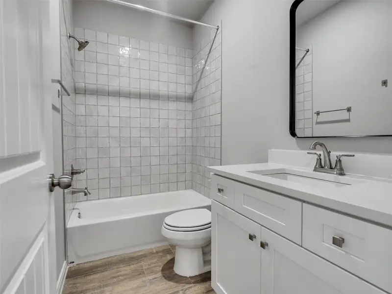 Furnished interior view inside a new home in , Brazoria (Image 3).
