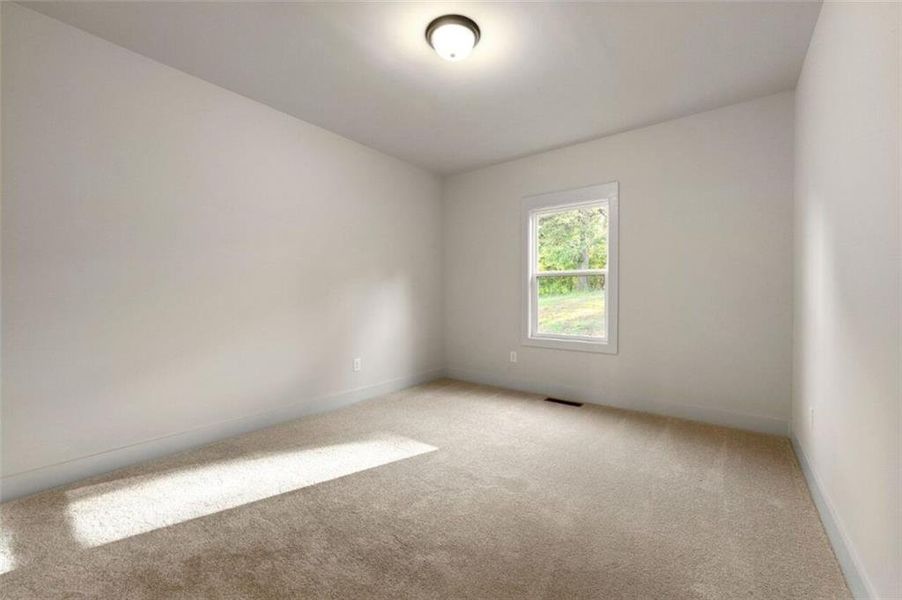 Spacious, unfurnished interior of a new home in Steeplechase, Hoschton (Image 36).