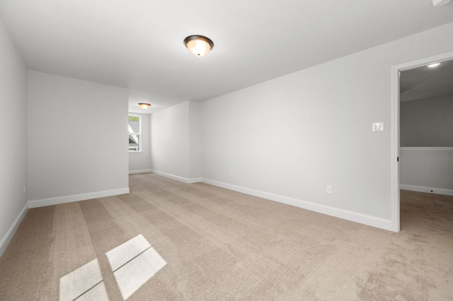 Spacious, unfurnished interior of a new home in Saddlebrook, Murfreesboro (Image 47).