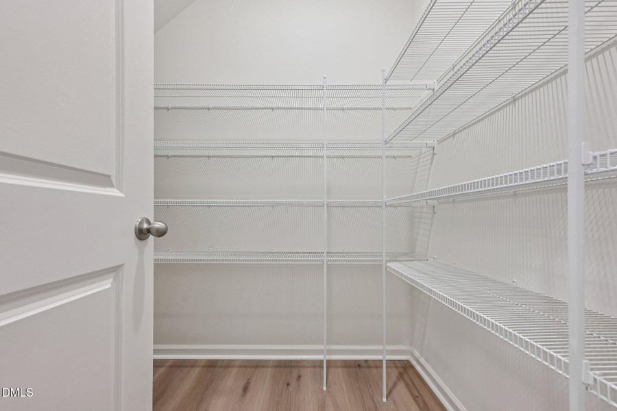 27-web-or-mls-Malbec Dr-S1102-027