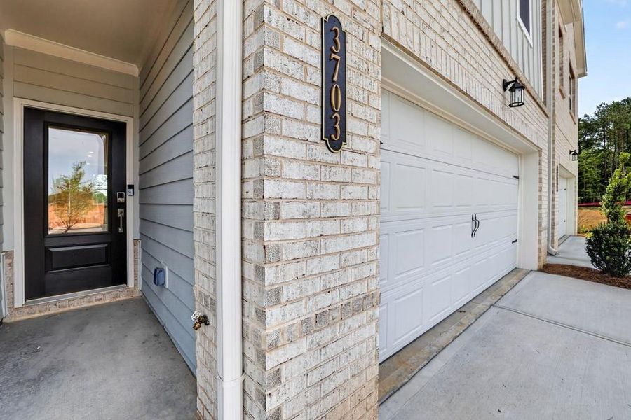 Exterior details and patio area of a home in Weatherfield, Buford (Image 3).