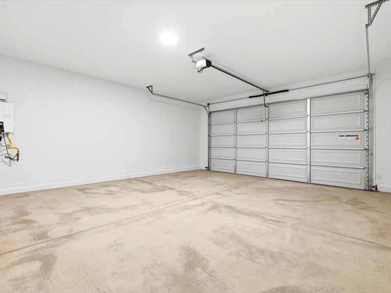 Spacious, unfurnished interior of a new home in Paloma Creek - Estate Series, Surprise (Image 22). Spacious, unfurnished interior of a new home in Paloma Creek - Estate Series, Surprise (Image 22).
