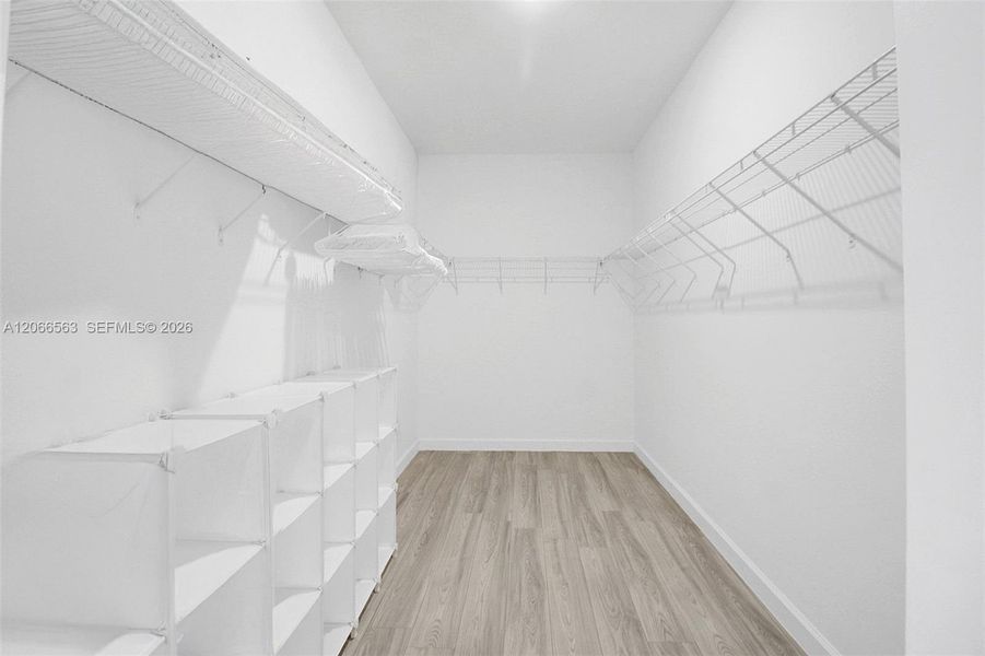 Spacious, unfurnished interior of a new home in , Homestead (Image 39).