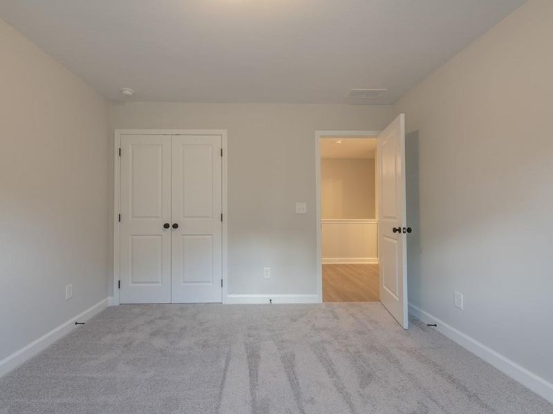 Spacious, unfurnished interior of a new home in Bluffs at Bells Ferry, Marietta (Image 15).