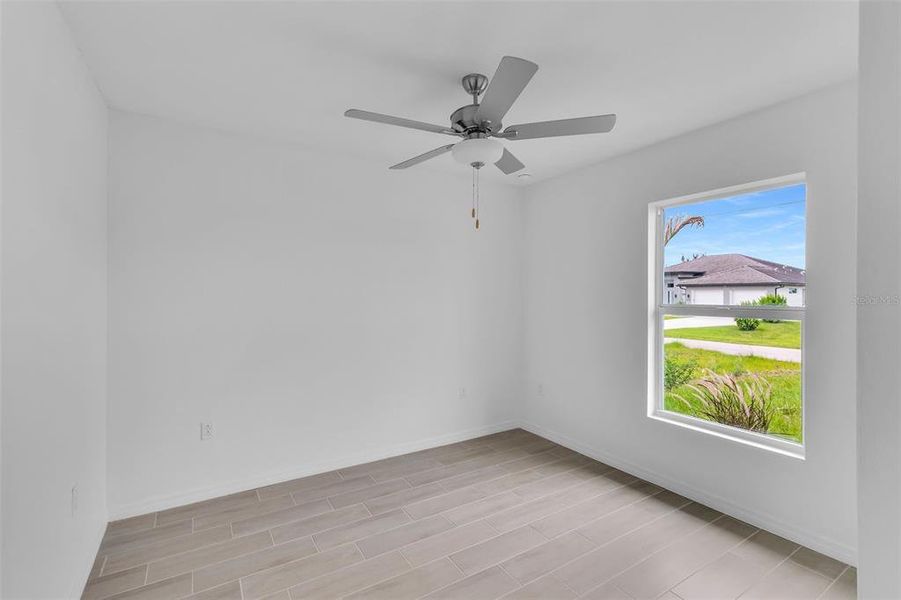 Spacious, unfurnished interior of a new home in , Cape Coral (Image 23).
