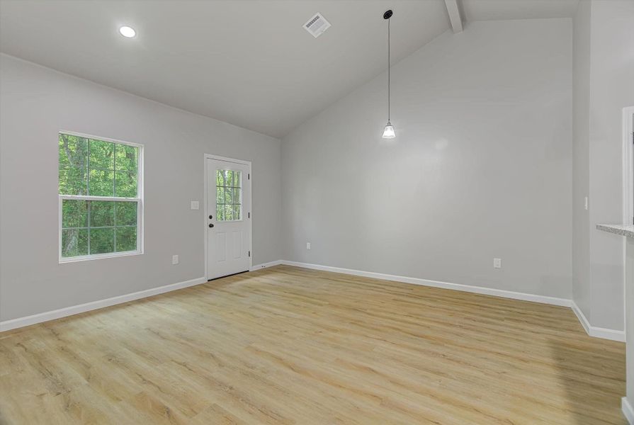 Spacious, unfurnished interior of a new home in , Beaumont (Image 25).