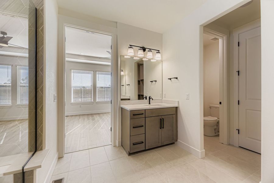 9046 S Shawnee - Primary Bath