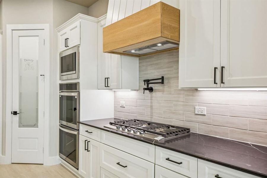 Furnished interior view inside a new home in , Waxahachie (Image 12). Furnished interior view inside a new home in , Waxahachie (Image 12).