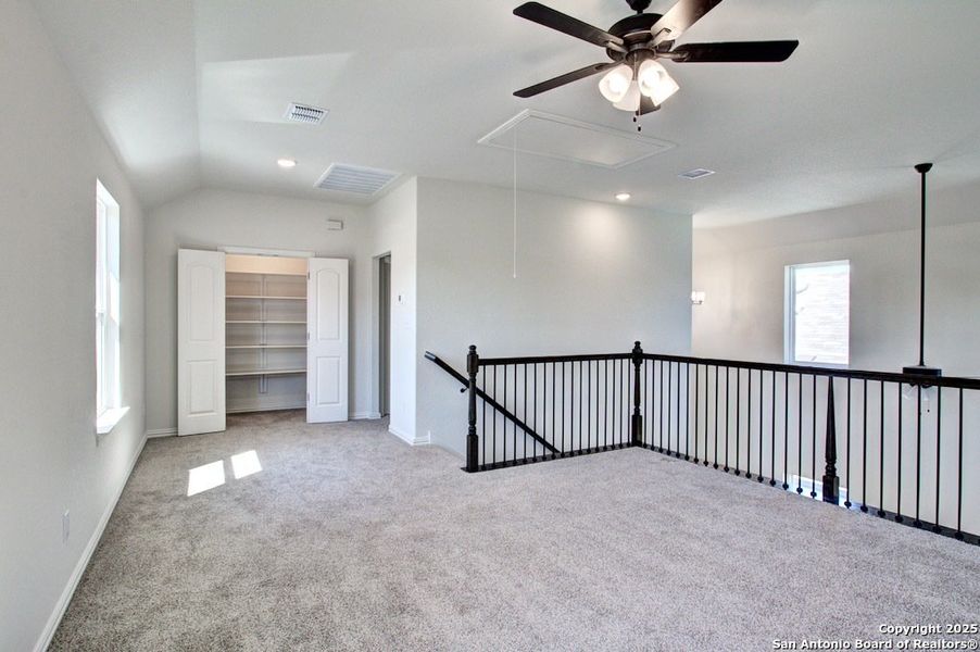 Spacious, unfurnished interior of a new home in Casinas at Gruene, New Braunfels (Image 16). Spacious, unfurnished interior of a new home in Casinas at Gruene, New Braunfels (Image 16).
