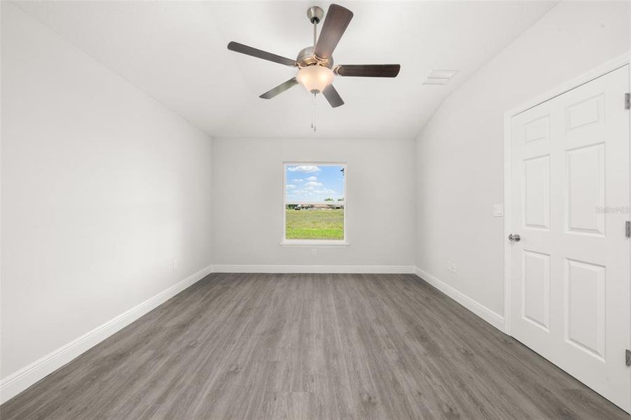 Spacious, unfurnished interior of a new home in , Sebring (Image 35).