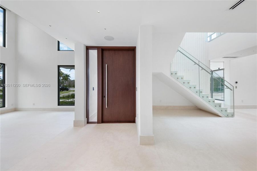 Spacious, unfurnished interior of a new home in , Weston (Image 23).