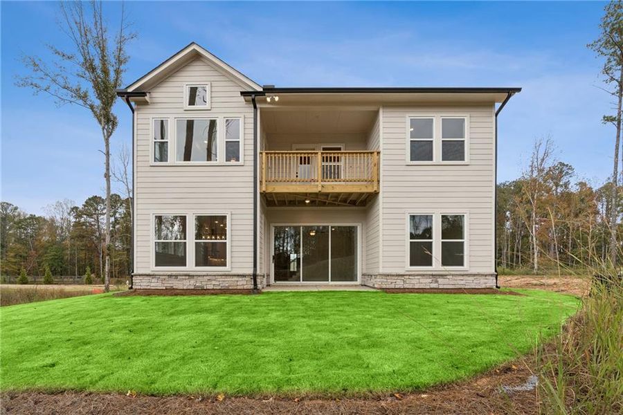 Exterior details and patio area of a home in Settingdown Farms, Cumming (Image 2).