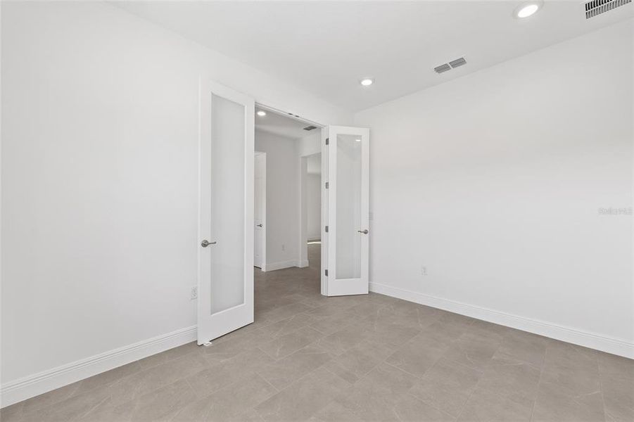 Spacious, unfurnished interior of a new home in , Ocala (Image 35).