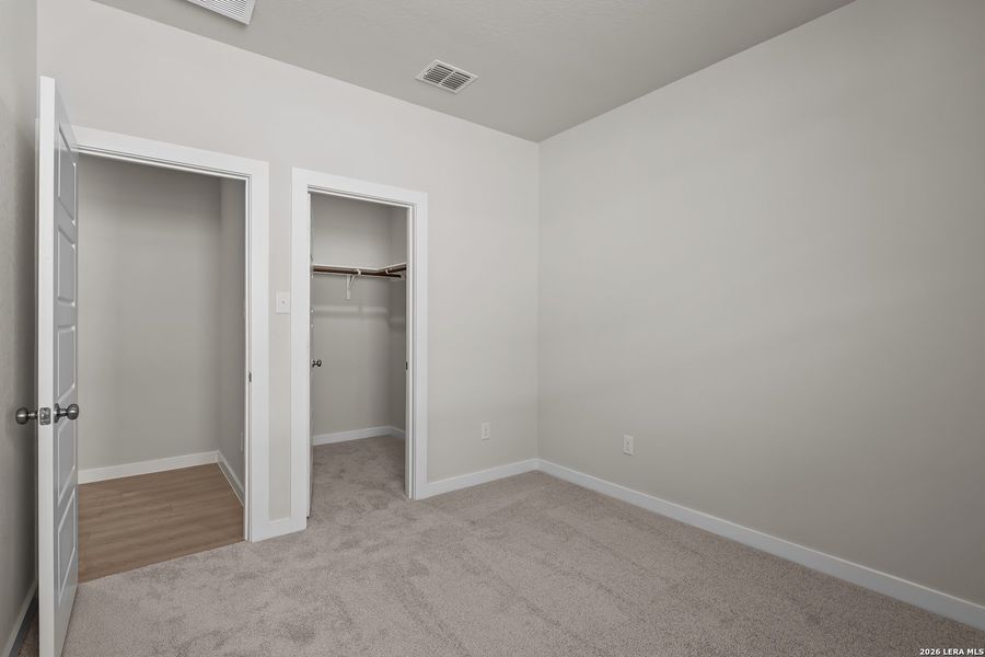 Spacious, unfurnished interior of a new home in Hiddenbrooke, Seguin (Image 22).