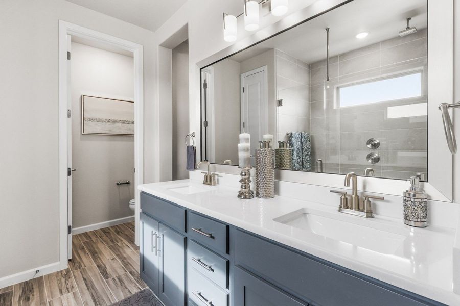 Representative furnished interior of a home built from the Valencia by Hakes Brothers in Hillside Park, El Paso (Image 28).