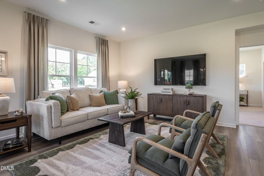 12 HHHunt Homes Maxwell - Family Room