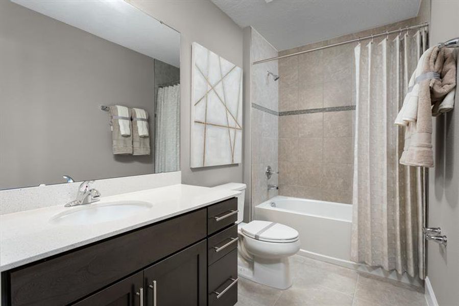 Representative furnished interior of a home built from the Rochelle by Ryan Homes in Bellaviva, Auburndale (Image 19).