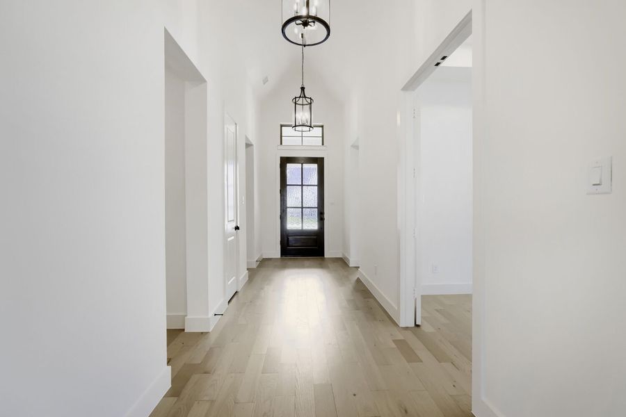 1105 Brookwood - Entry