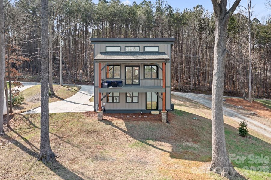 Image 28 of a home in .