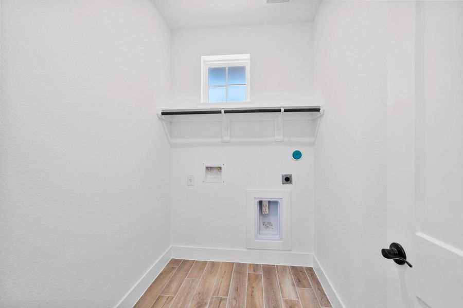 Spacious, unfurnished interior of a new home in Jordan Ranch, Fulshear (Image 24).