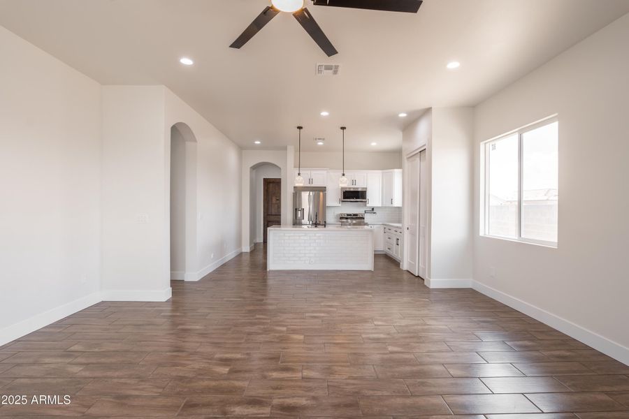 Living Room (3) Living Room (3)