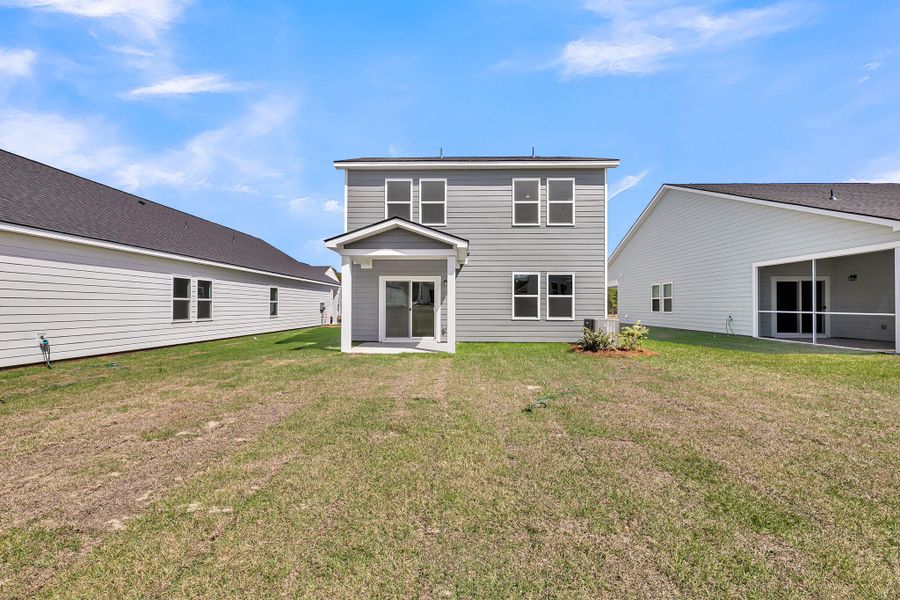 Exterior details and patio area of a home in Tea Farm, Ravenel (Image 4).