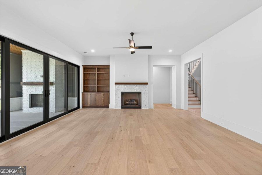 Spacious, unfurnished interior of a new home in Town Farms, Peachtree Corners (Image 15). Spacious, unfurnished interior of a new home in Town Farms, Peachtree Corners (Image 15).