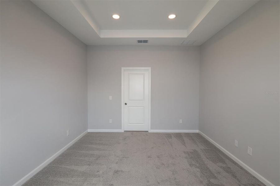 Spacious, unfurnished interior of a new home in Bay Lake Farms, St. Cloud (Image 36).