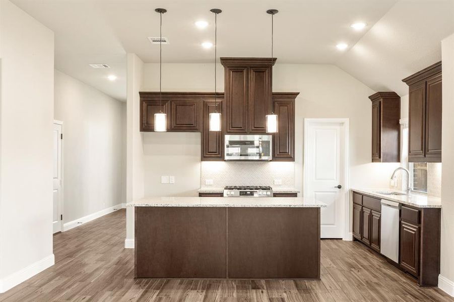 Furnished interior view inside a new home in Maplewood, Glenn Heights (Image 9).