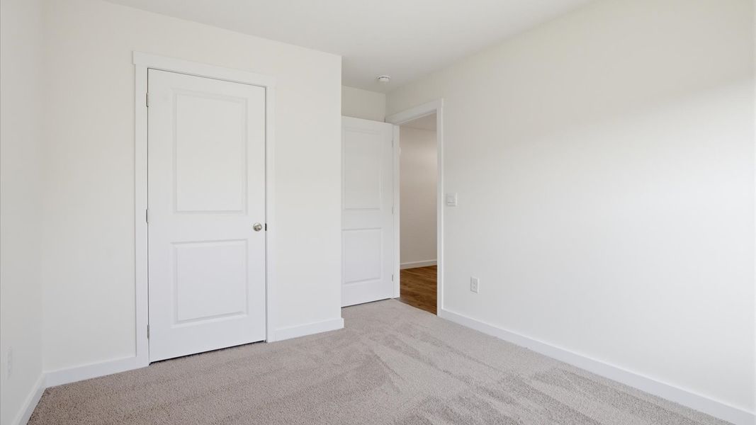 Spacious, unfurnished interior of a new home in Emory Creek, Harriman (Image 17).