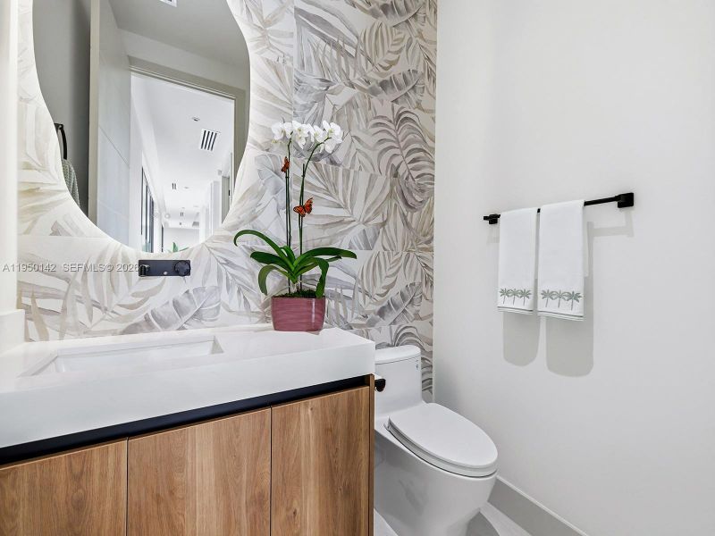 Powder/Half Bathroom