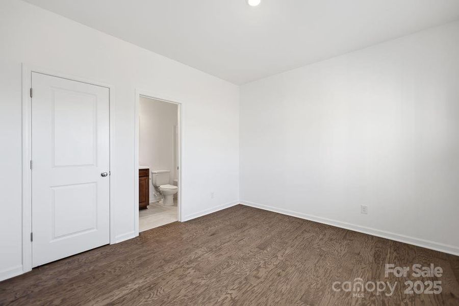 154 Nicholson Lane ~ Ready Now!