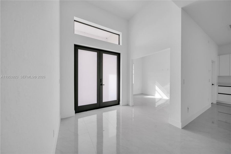 Spacious, unfurnished interior of a new home in , Lehigh Acres (Image 31).