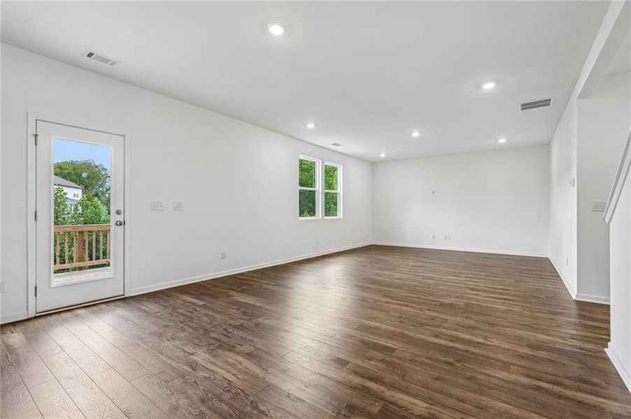 Spacious, unfurnished interior of a new home in Falls Creek, Flowery Branch (Image 24). Spacious, unfurnished interior of a new home in Falls Creek, Flowery Branch (Image 24).