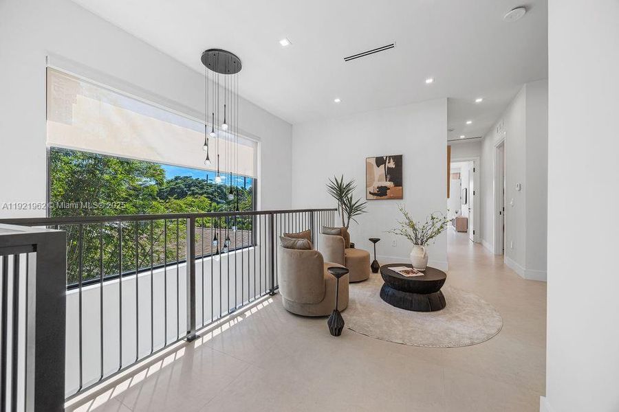 Furnished interior view inside a new home in , Fort Lauderdale (Image 82).