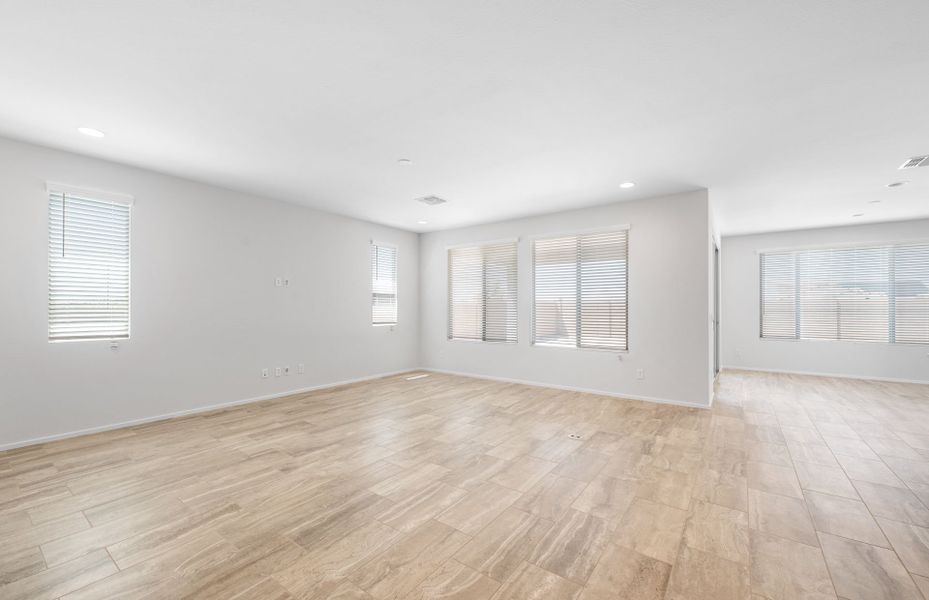 Spacious, unfurnished interior of a new home in Sun City Anthem at Merrill Ranch, Florence (Image 21). Spacious, unfurnished interior of a new home in Sun City Anthem at Merrill Ranch, Florence (Image 21).