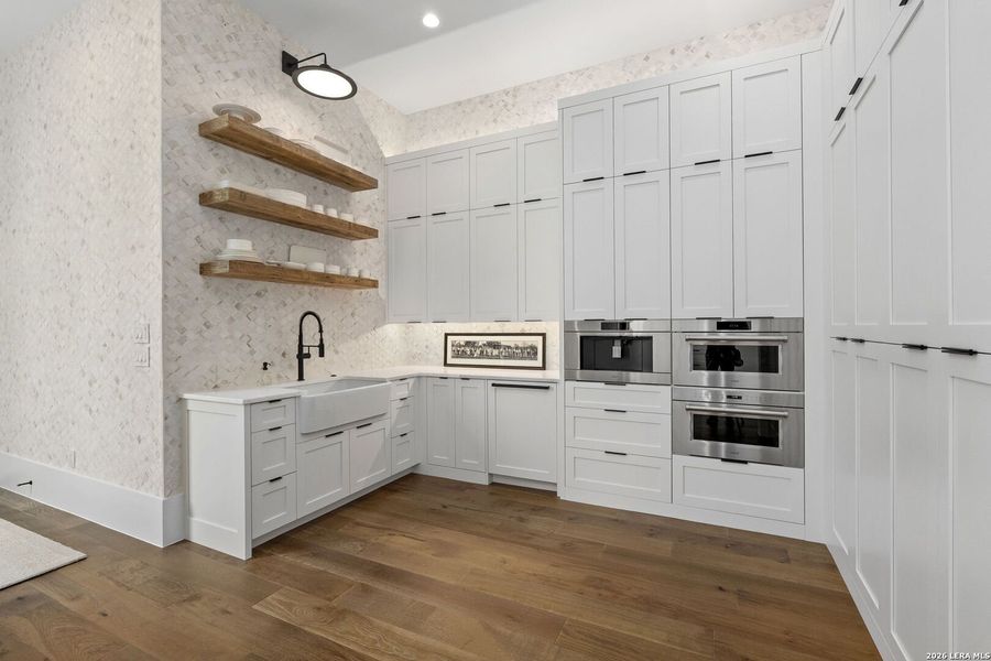 Furnished interior view inside a new home in , Boerne (Image 8).