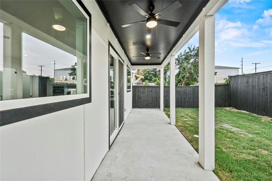 View of patio / terrace with ceiling fan