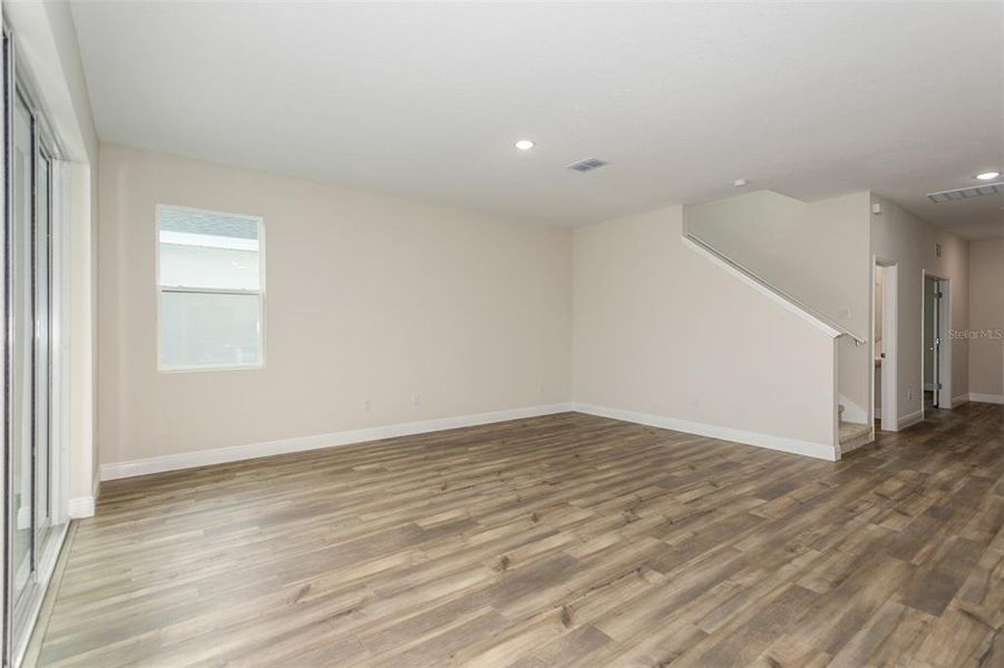 Spacious, unfurnished interior of a new home in Pasadena Woods, Dade City (Image 14).