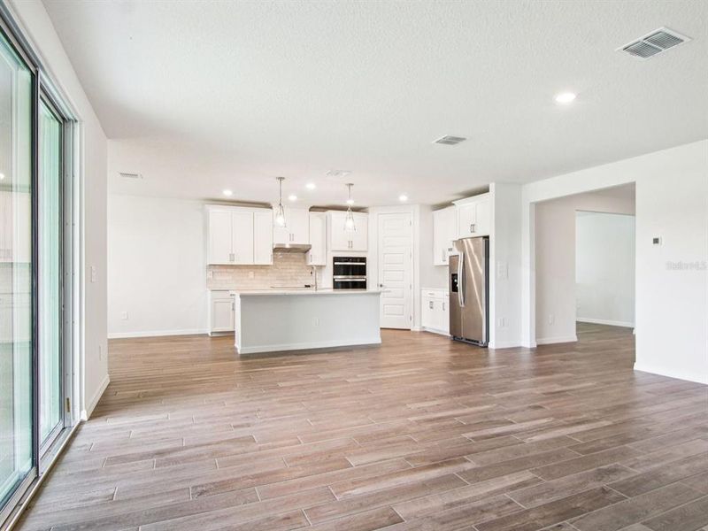 Spacious, unfurnished interior of a new home in Two Rivers - Signature Series, Zephyrhills (Image 8).