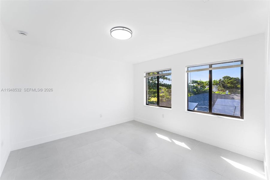 Spacious, unfurnished interior of a new home in , Miami (Image 15).