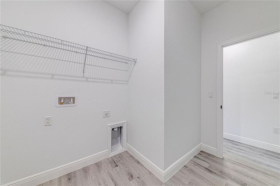 Spacious, unfurnished interior of a new home in , Citrus Springs (Image 41).