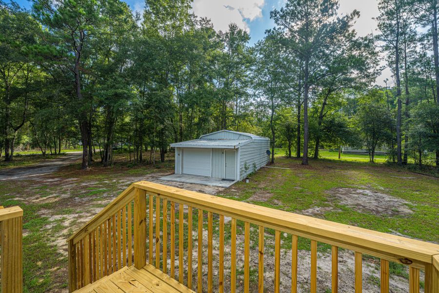 Exterior details and patio area of a home in , Walterboro (Image 30).