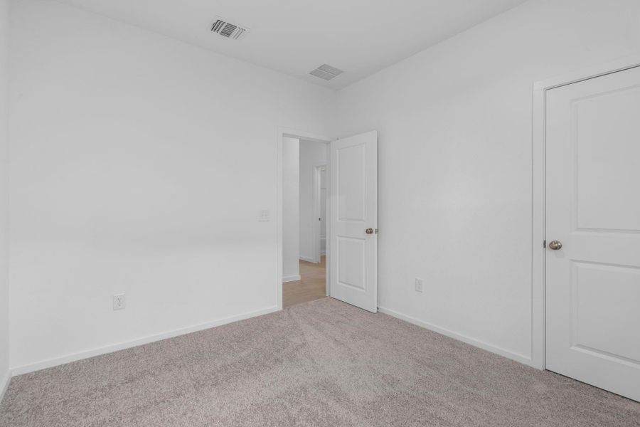 Spacious, unfurnished interior of a new home in Windcress, Baytown (Image 11).