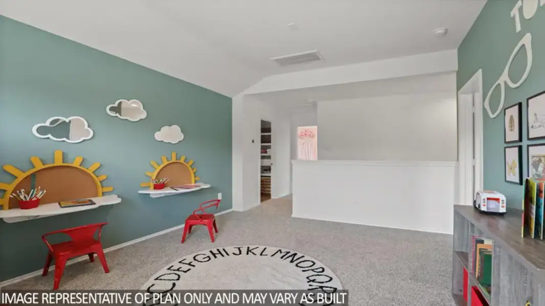 Representative furnished interior of a home built from the Hanna by D.R. Horton in Indian Springs, Crosby (Image 26).